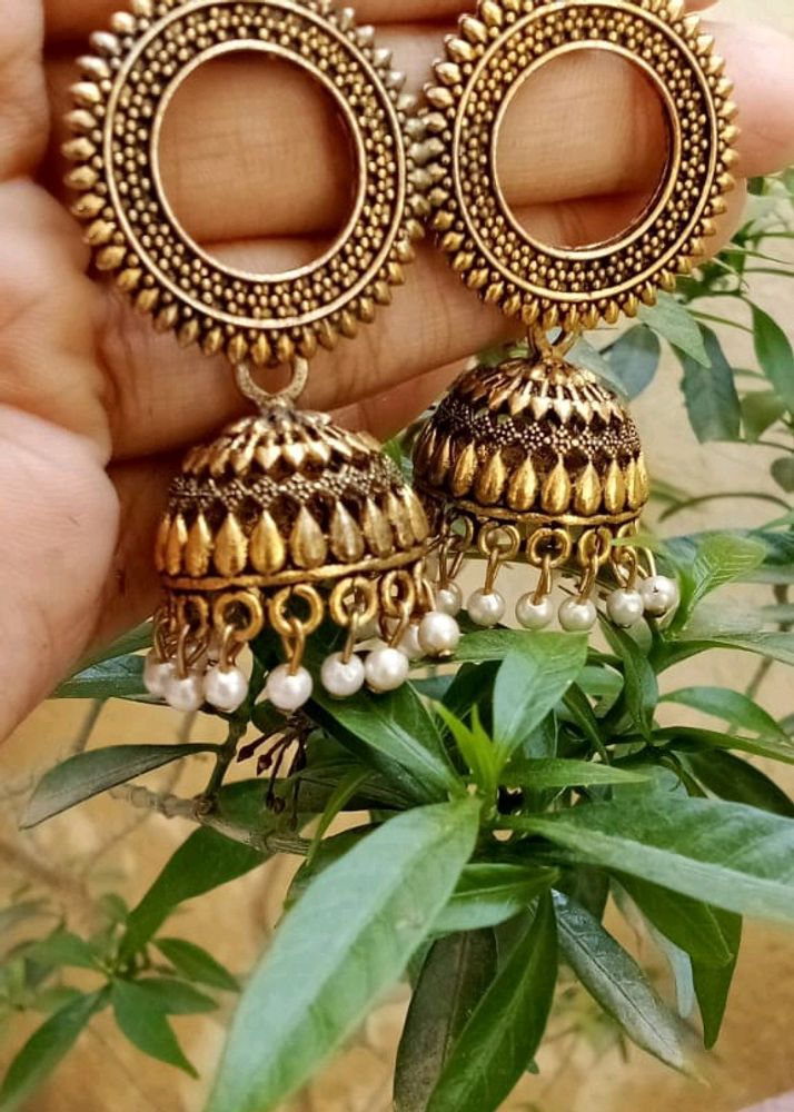 Women Beautiful Golden Jhumke