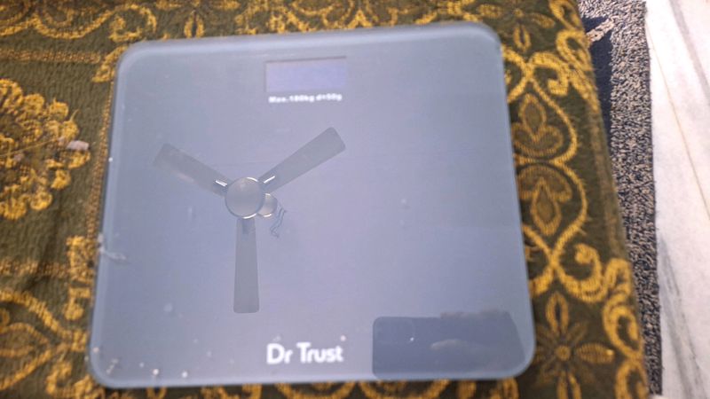 DR TRUST WEIGHING SCALE