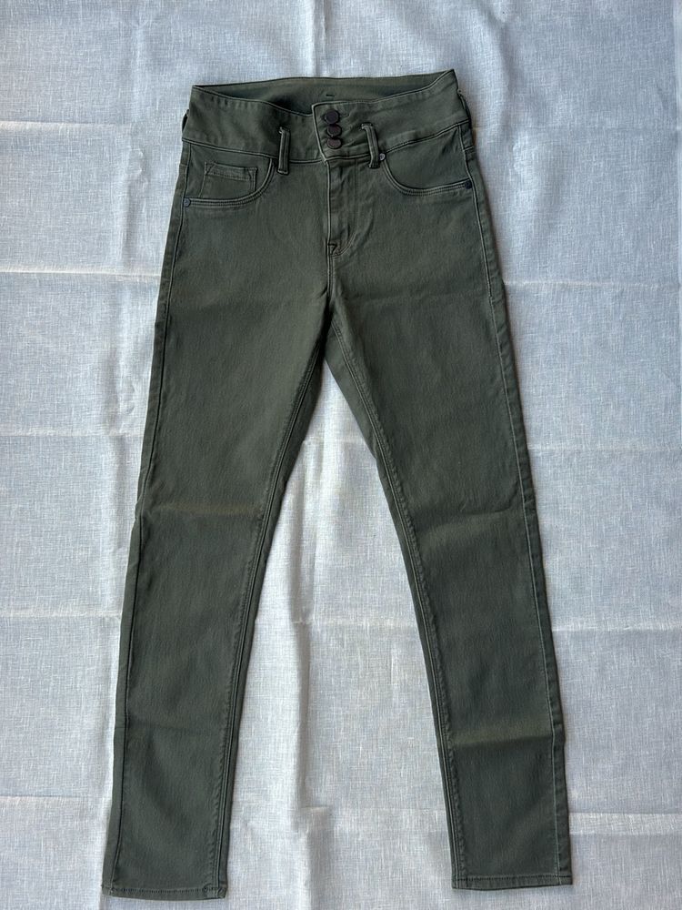 OLIVE GREEN HIGH WAISTED HEAR & NOW BRANDED JEAN