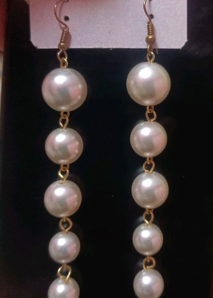 Low Weight Party Wear White Earrings For Women