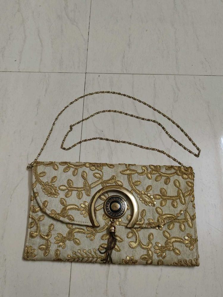 Traditional Clutch