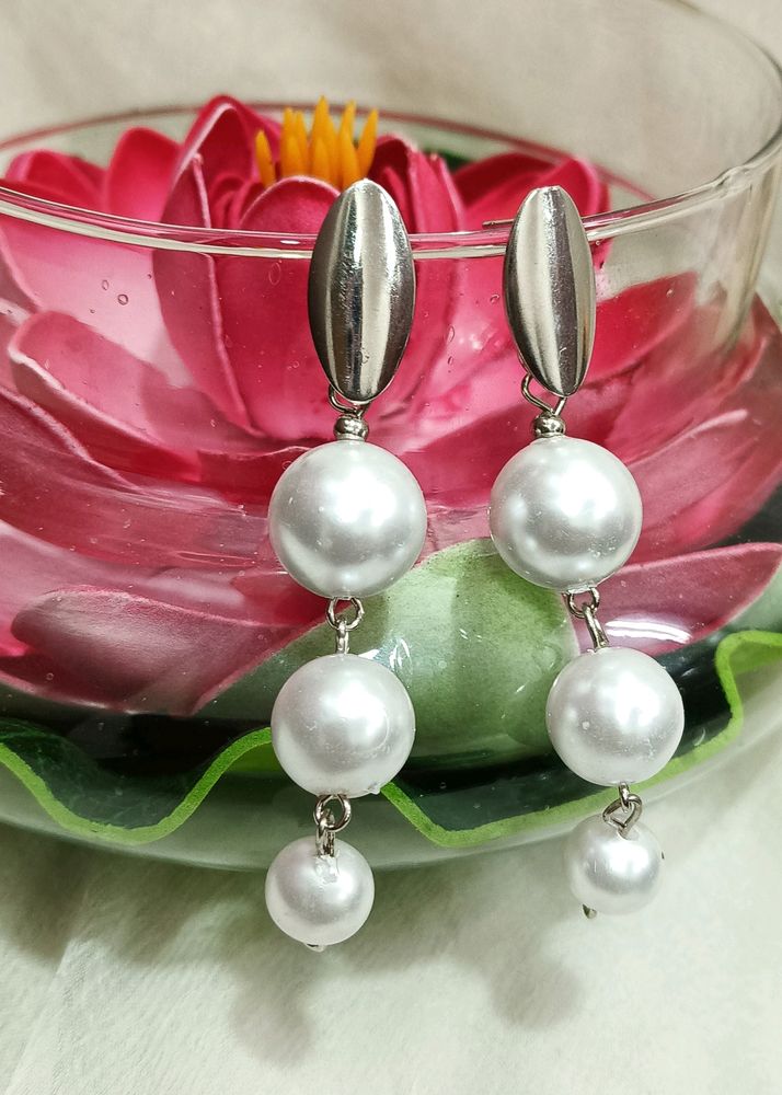 (₹90)Pearl Drop Earrings