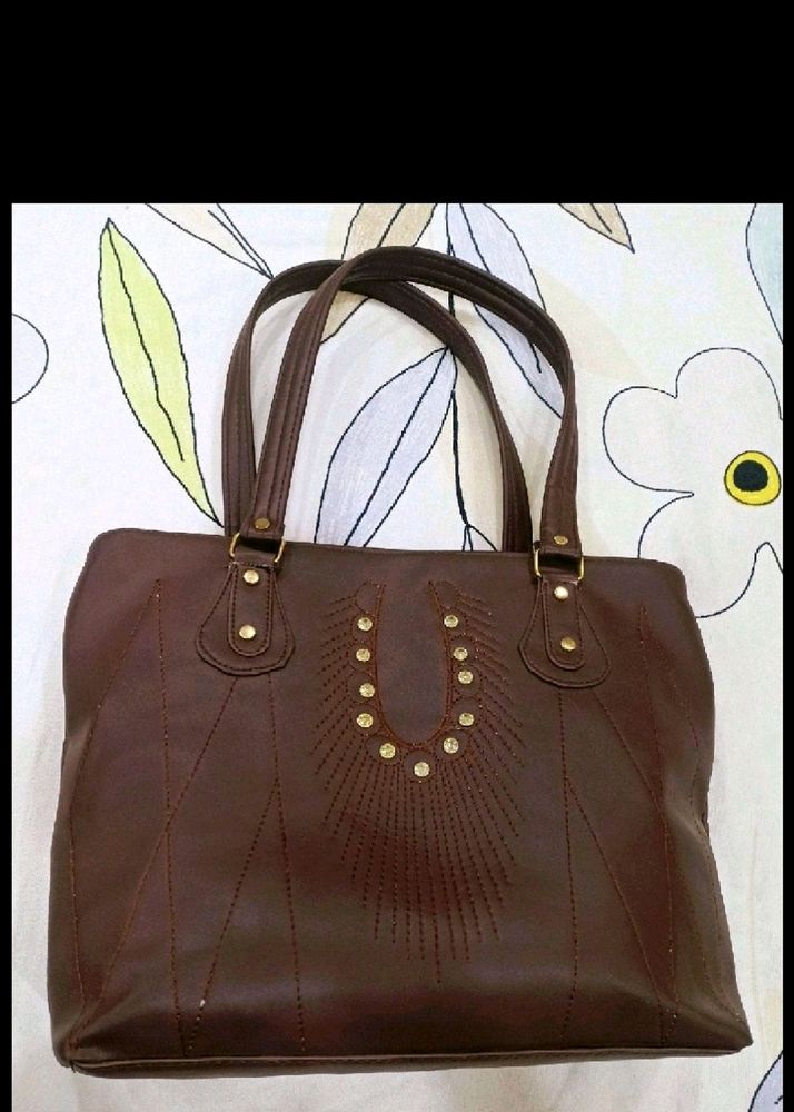 Spacious Hand Bag With Free Gift 🎁