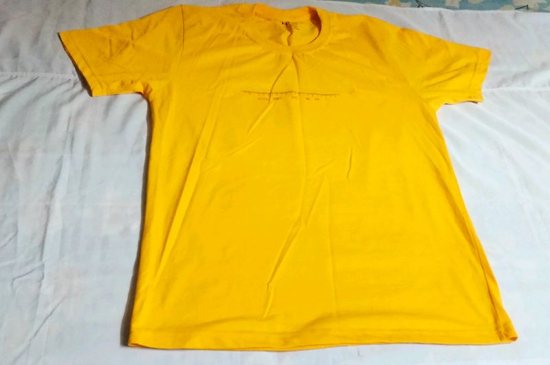 A Beautiful Yellow Casual Tshirt