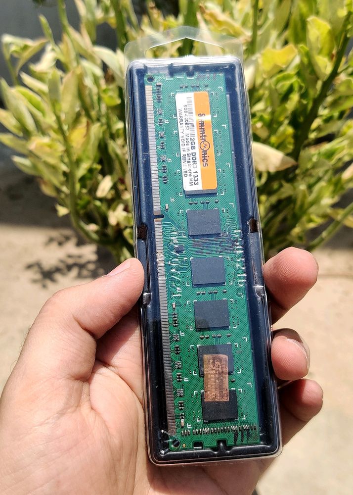 Simmtronics 2 GB DDR3 Ram 1333 Mhz(PC 10600)