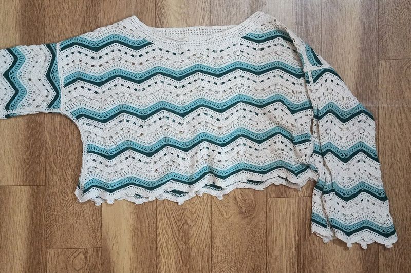 CROCHET CROP TOP