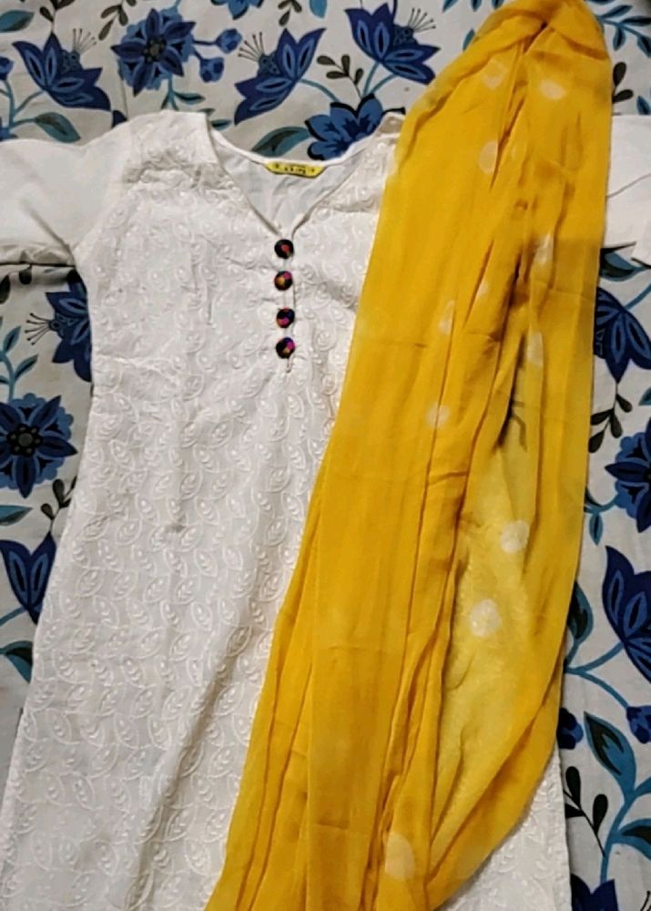 White Kurti And Orange Dupatta With😍yarn Work