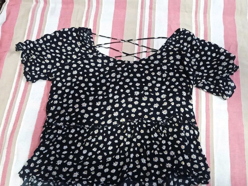 Beautiful Daisy Top