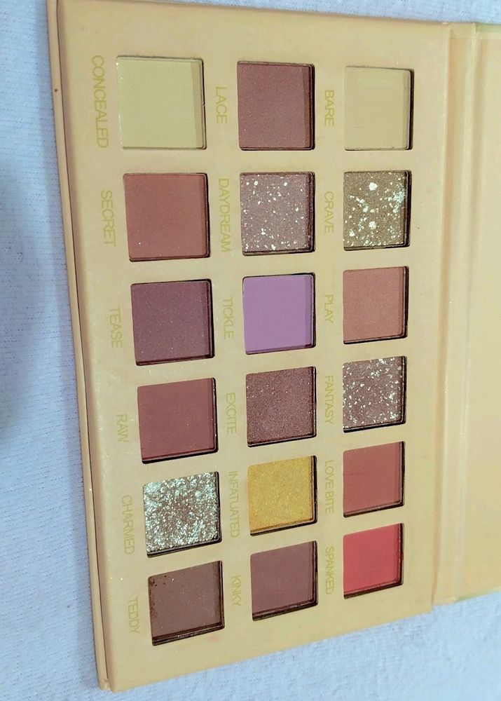 NUDE eyeshadow Palette 🎨