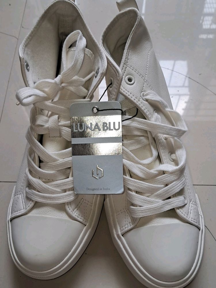 NEW LUNABLU HIGH TOP SNKR...OFF WHITE COLOR