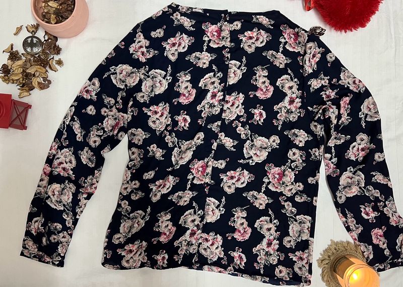 Full Sleeve Blue Foral Blouse