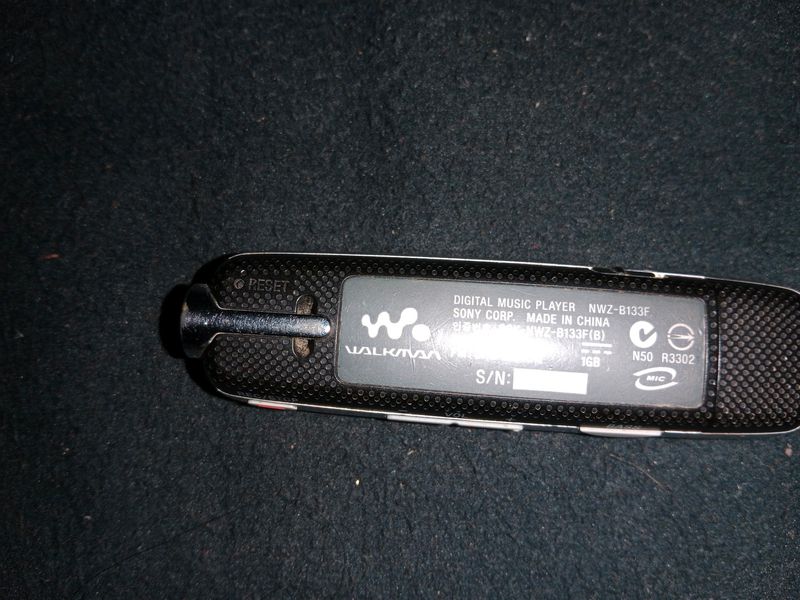 Sony Walkman model nwz-B133f