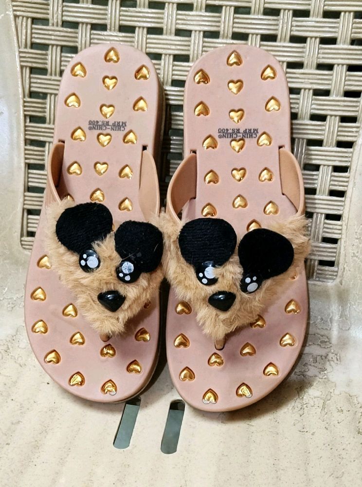 Cute Lightweight Slippers For Women..