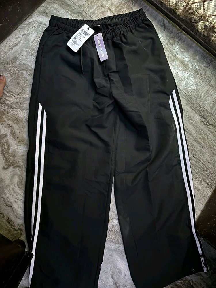 BLACK TRACK PANTS