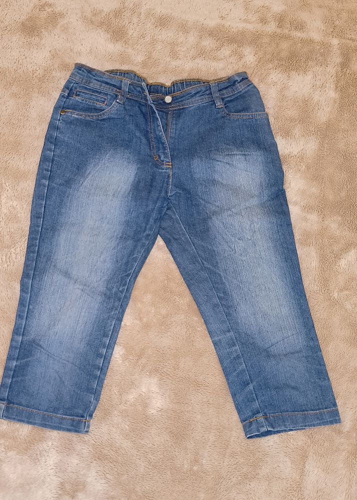 Girls' 3/4th Blue Jeans