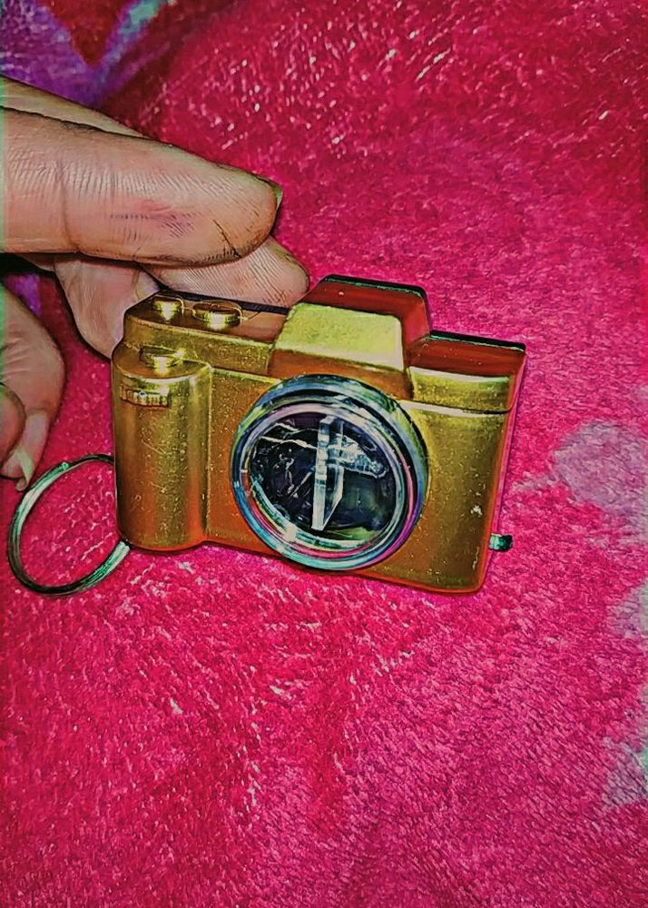 Camera Key Chain 📸