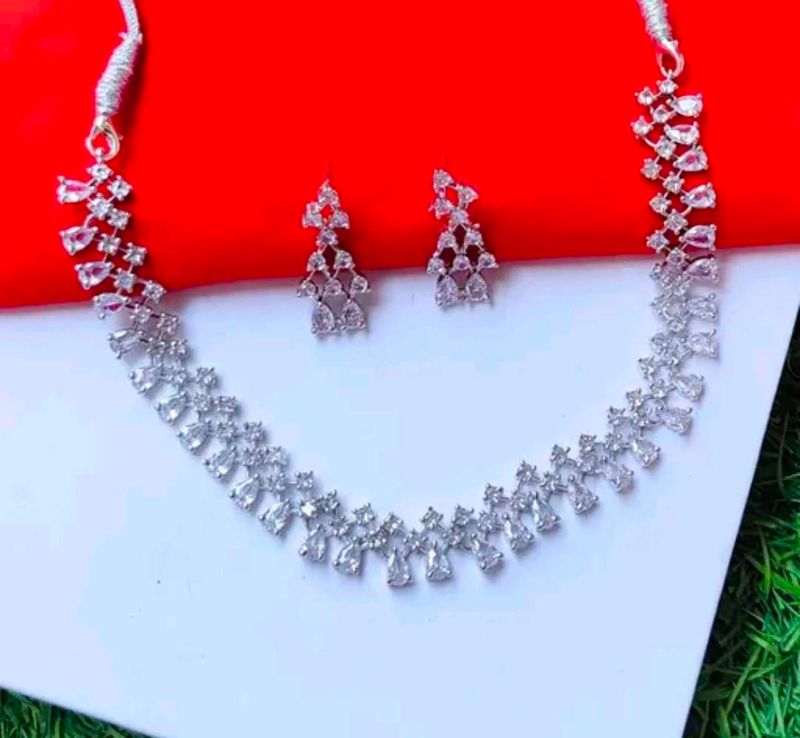 Ad Necklace Set