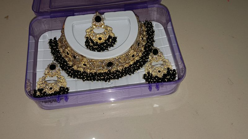 Black Colour Jewellery Set