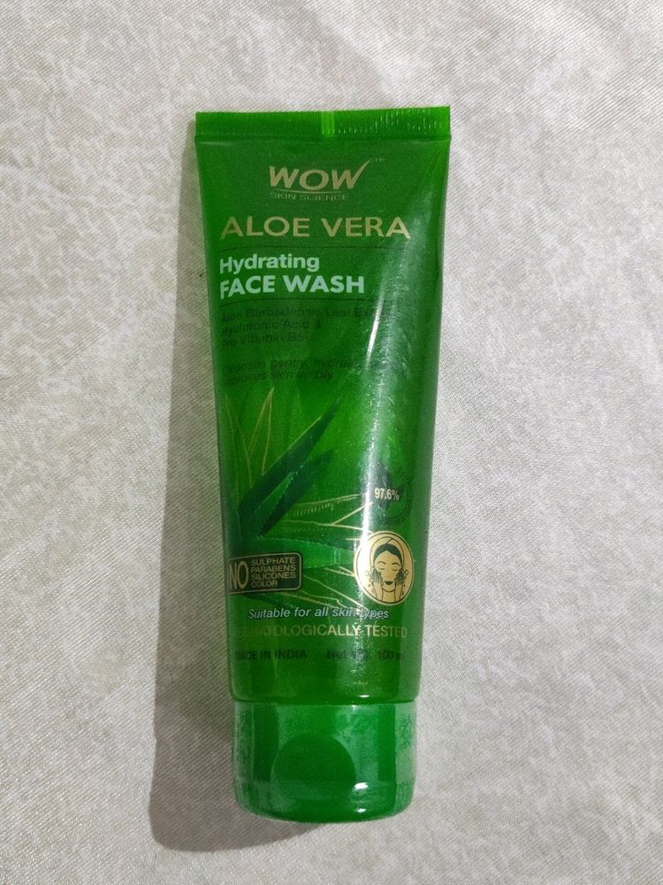 Wow Skin Science Aloe Vera Hydrating Face Wash