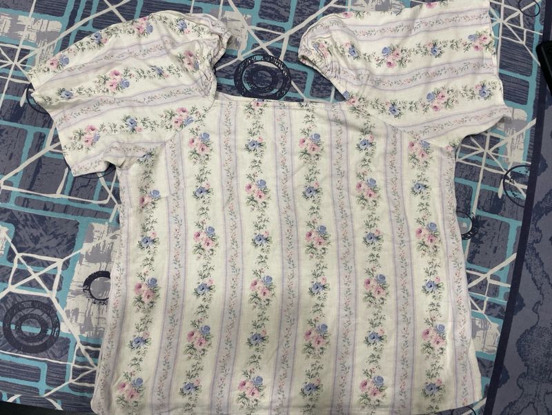 And Floral Printed Top