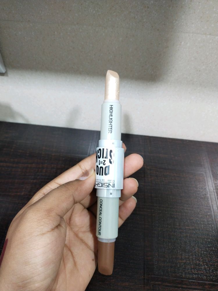 Insight Dua 2in1 Concealer Plus Highlighter Stick