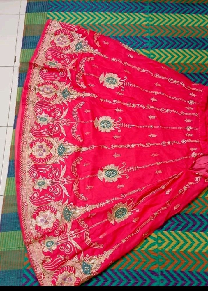 Embroidery work Lahanga