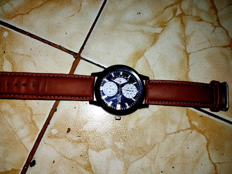 New Quartz Watch With Leather