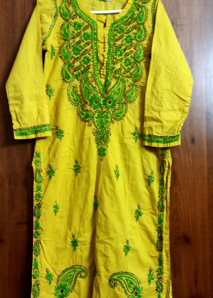 Few Time Used LucknowChikankari Thread Work Kurta