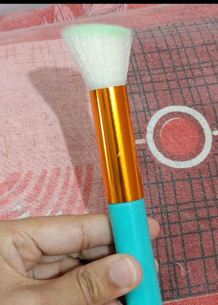 😍 Beautiful Blush Brush 😍