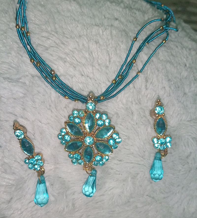 Princess Jasmine Blue Colour Necklace Set!