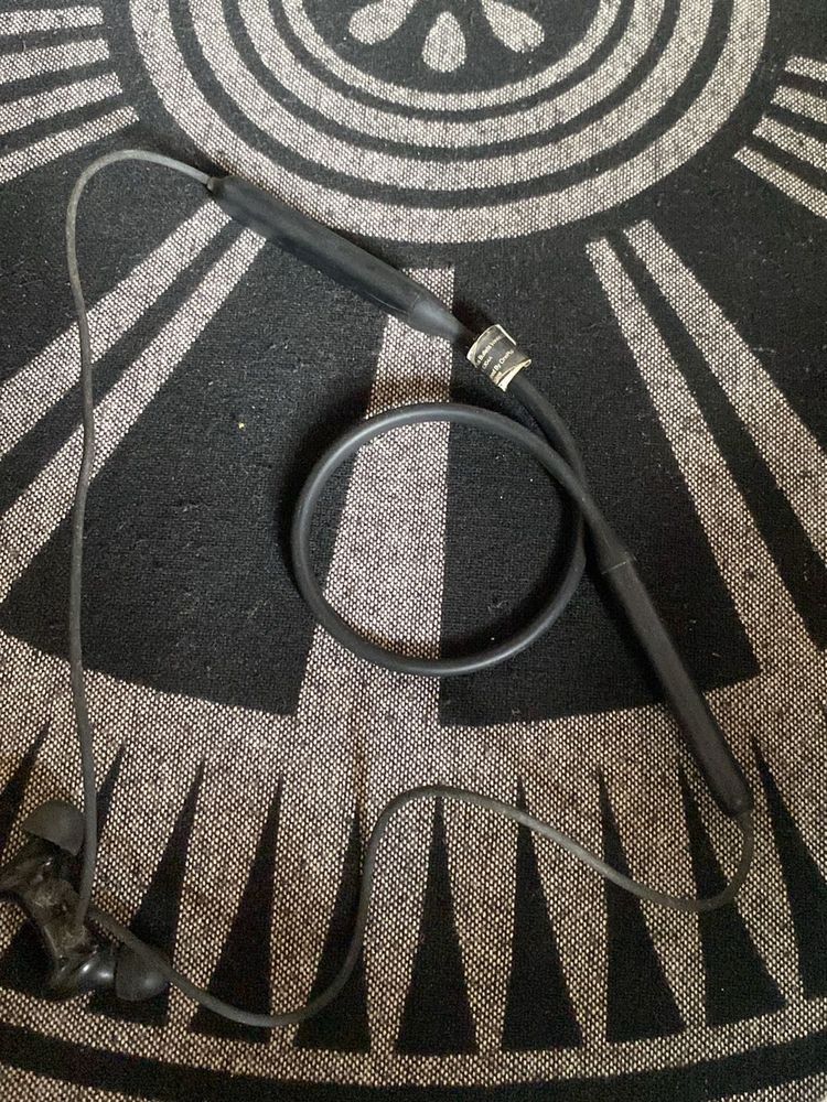 Oneplus Bluetooth Earphones with one ear working