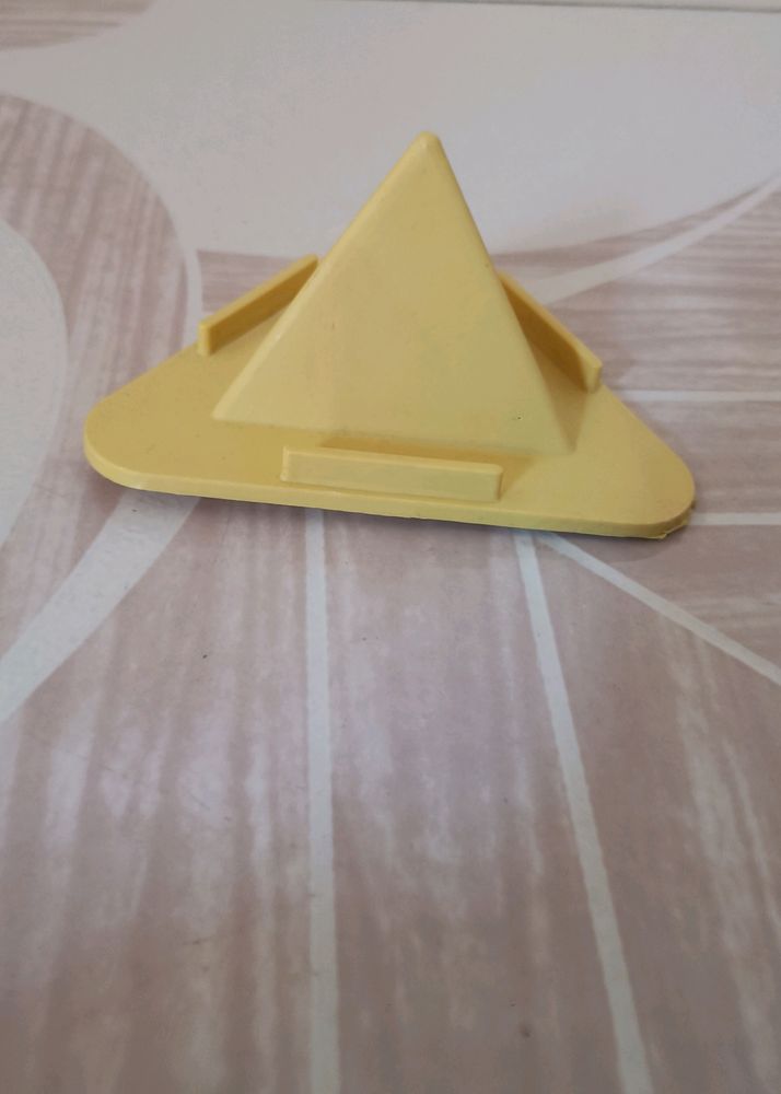 Mobile Holder - Triangular Shape