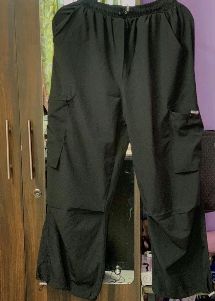 Black Parachute Pants With Pockets