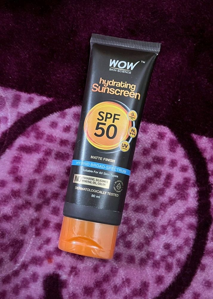 Sunscreen SPF50 PA+++ with Hyaluronic Acid Sunburn