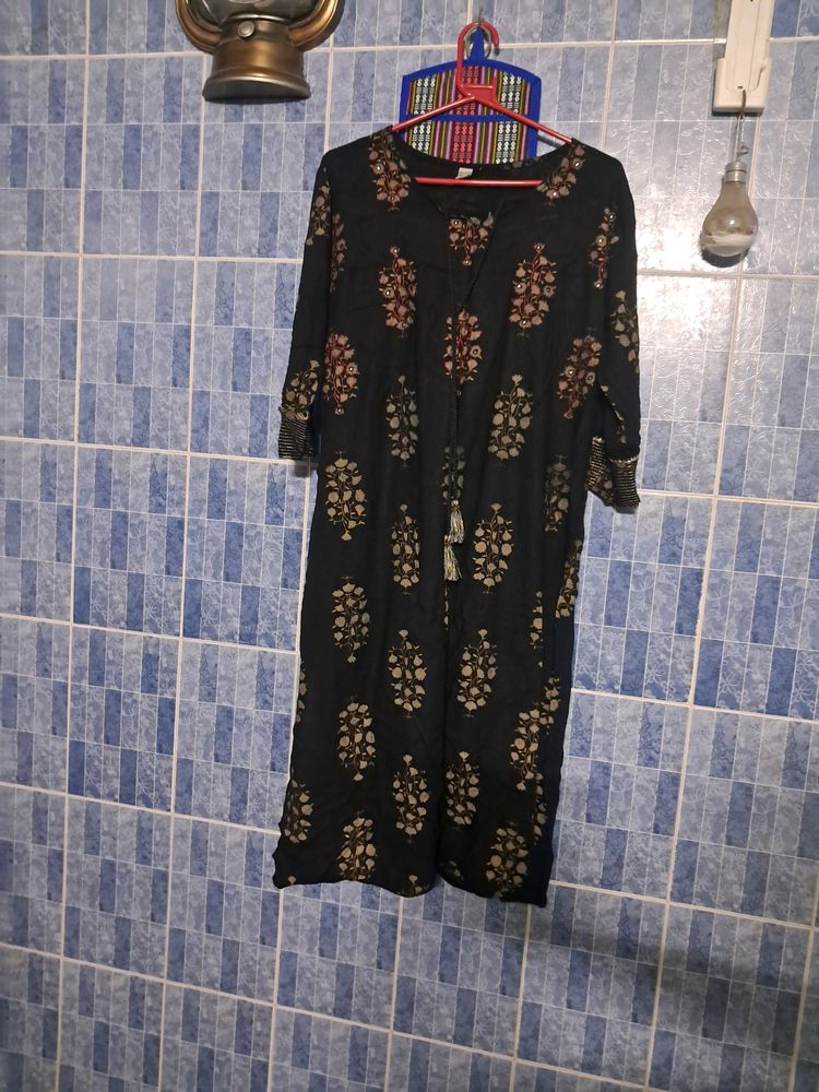 Black Kurti With Gotapatti  And Katha Work