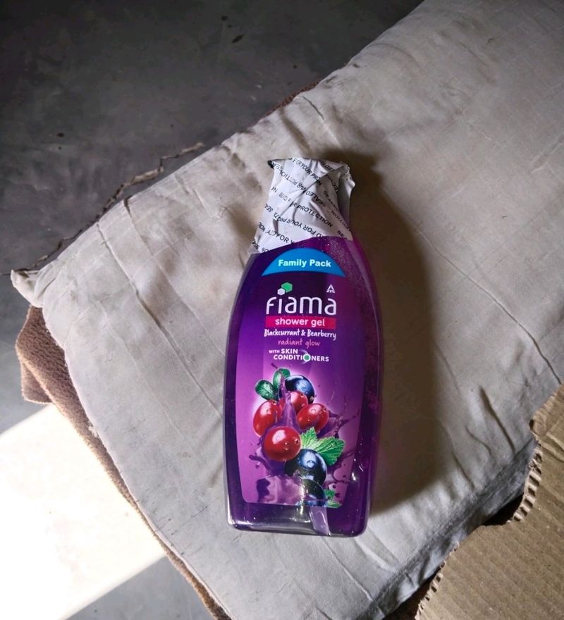 Last Piece!! Fiama 900 Ml Body Wash