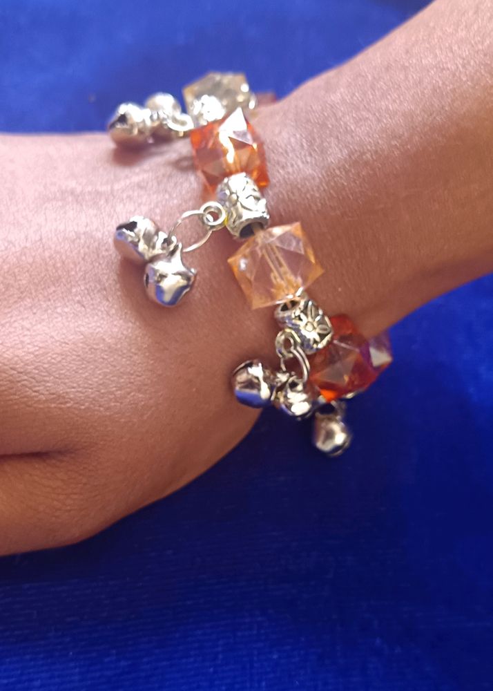 Cristal With Ghughri Bracelet.