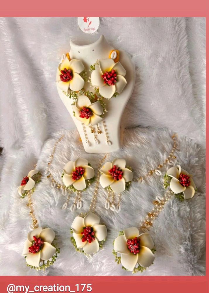 Chafa Flower Jewellery Set