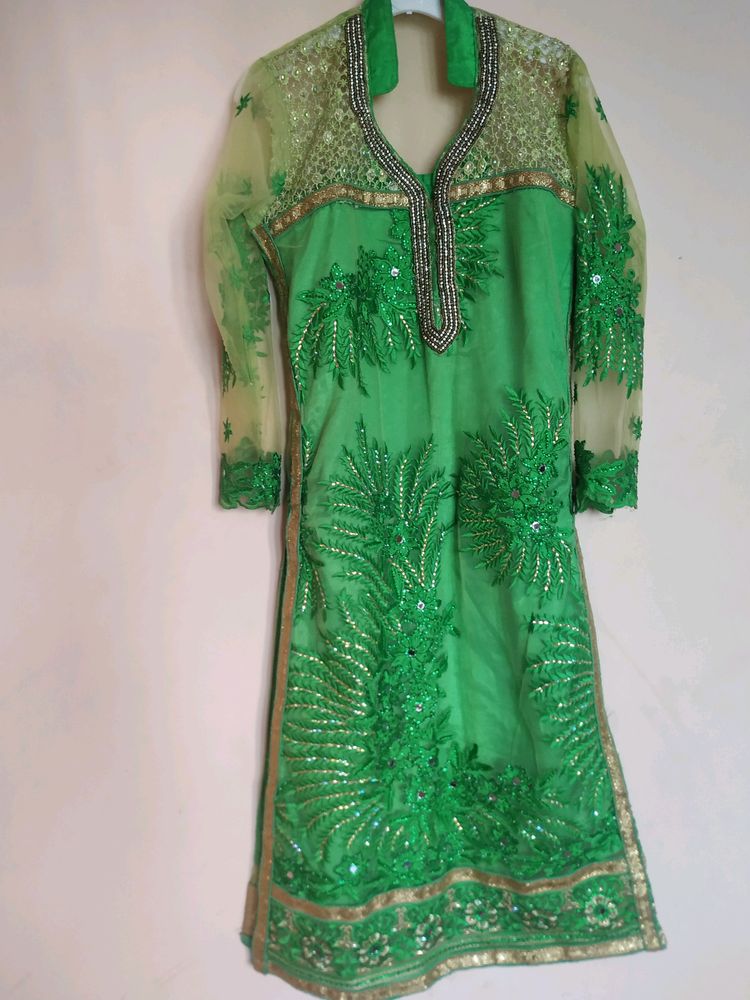 Beautiful Heavy Embroidery Kurti With Legi Dupatt