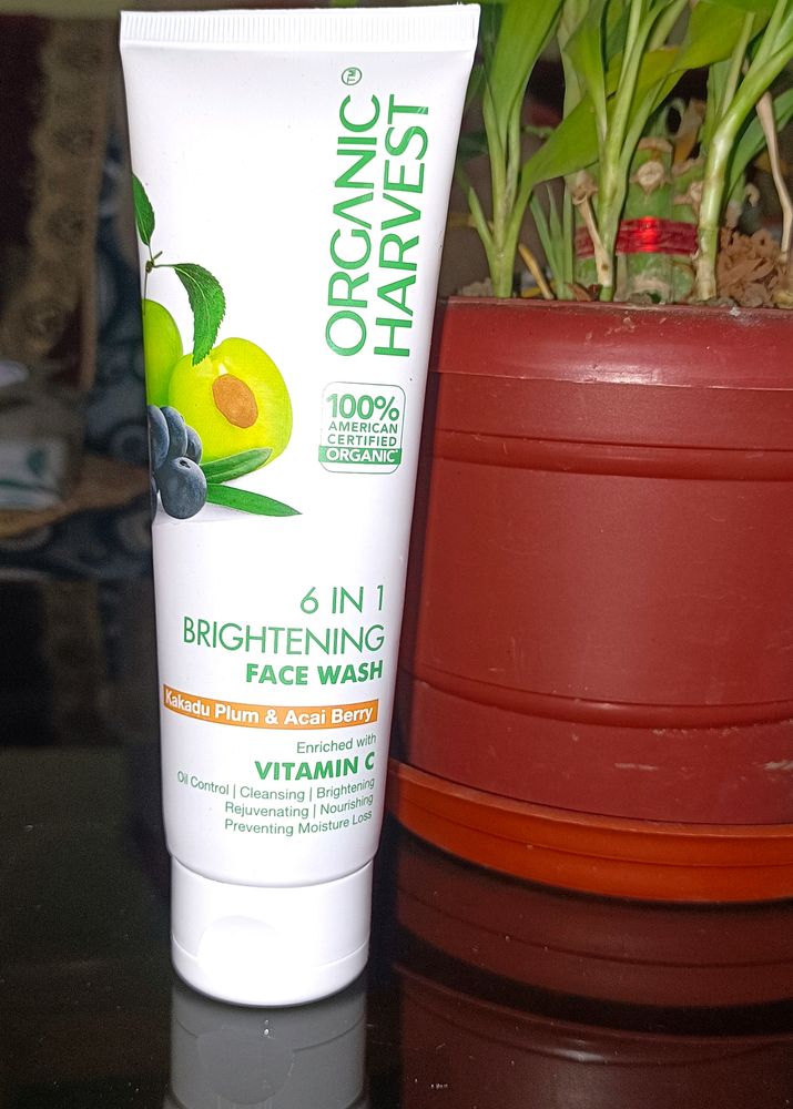 Organic Harvest 6-in-1 Brightening Face Wash