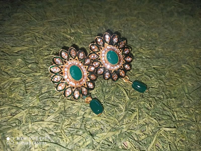 Beautiful Green Earrings Or Studs