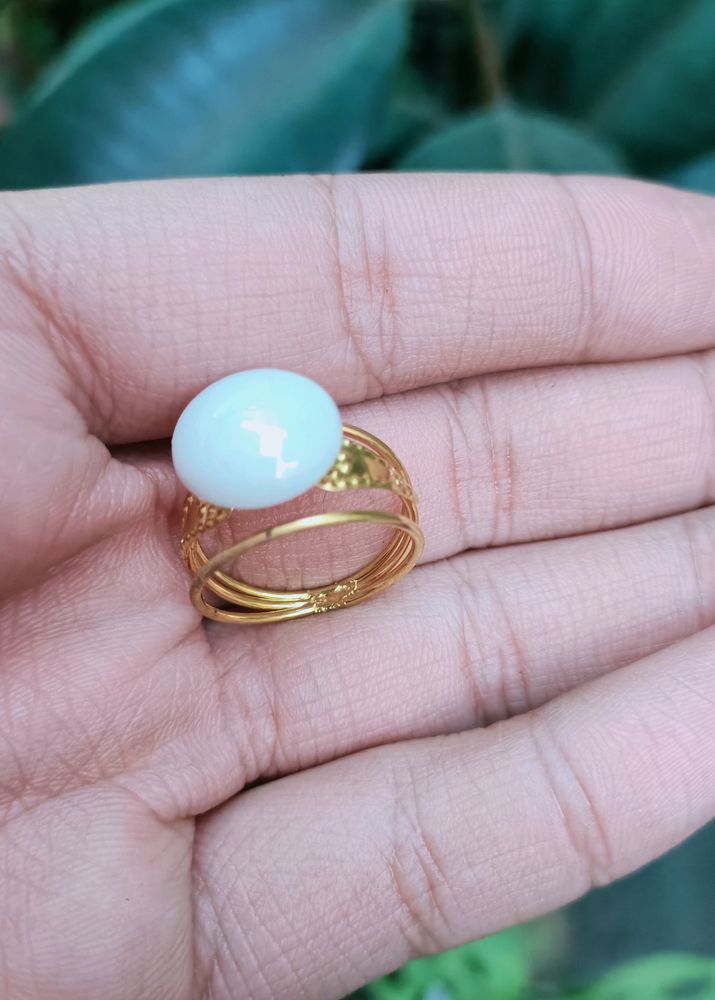 Beautiful Woman Ring With White Stone 🤍