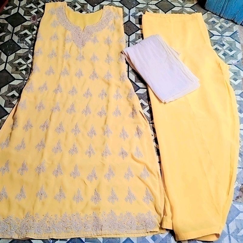 Kurta Set With Dupatta