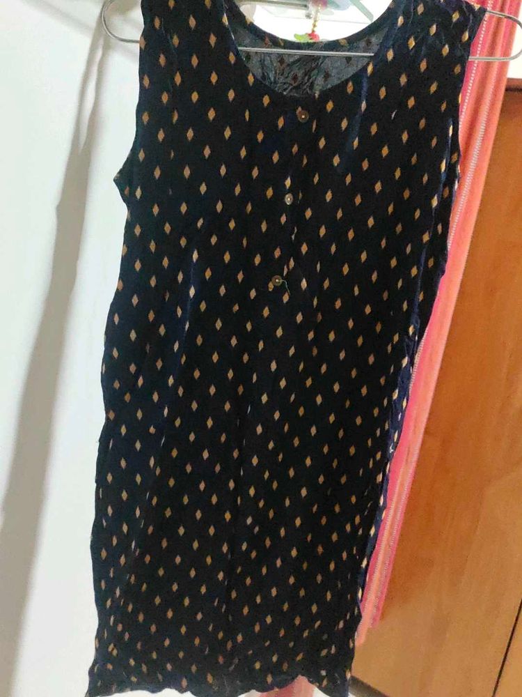 Sleevless Short Kurti