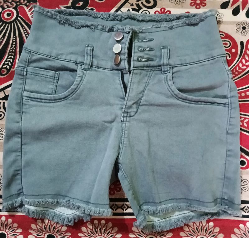 New Denim Hot Pants 🩳 For Women. Grey In Colour