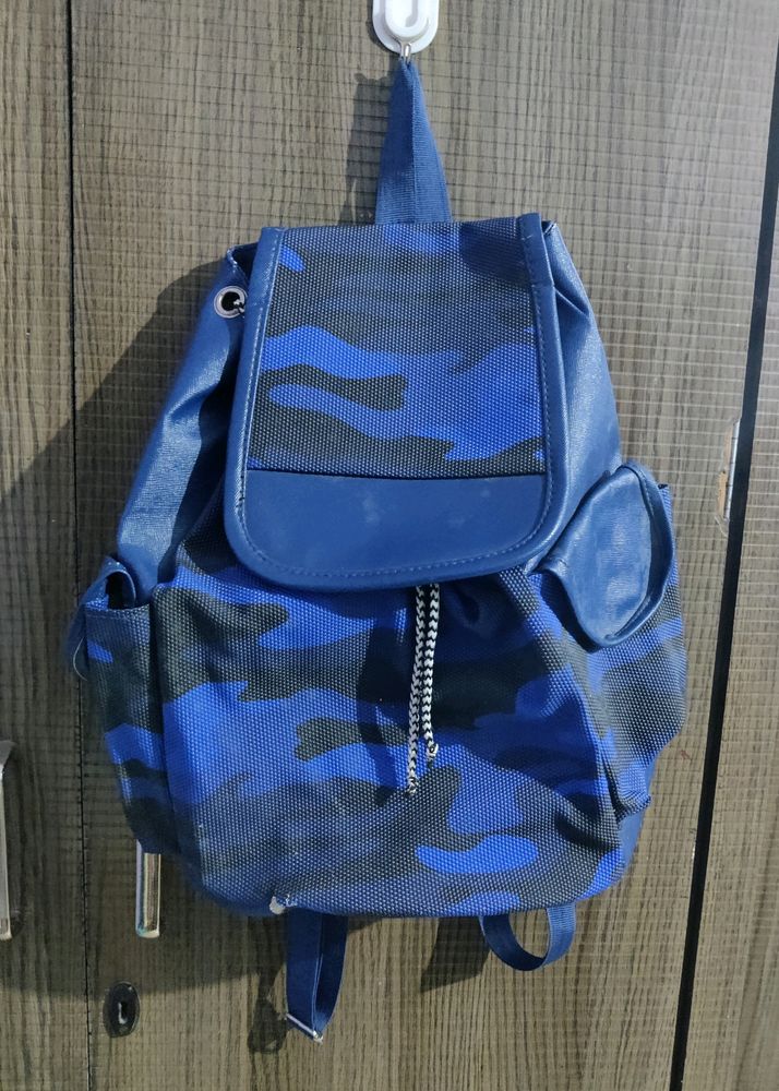 Blue Printed Bag pack 💙😍