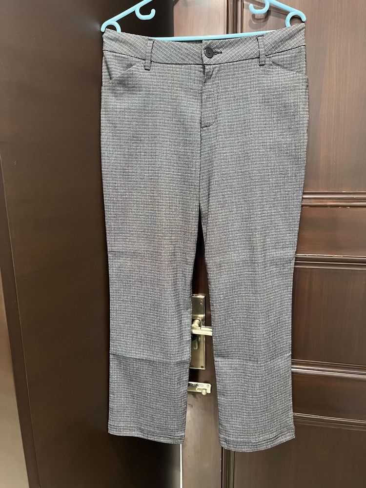 Checks Pant Straight Fit Wrinkle Free Mid Rise