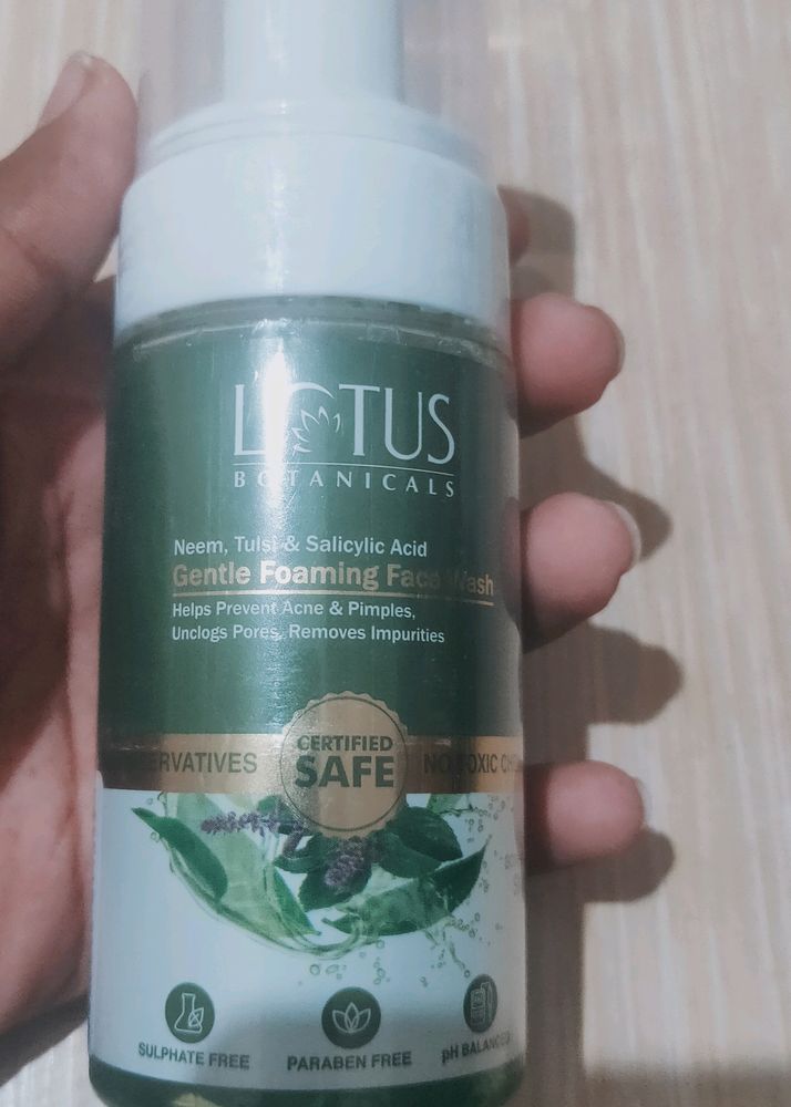 Lotus Neem Tulsi etc. Gentle Foaming Face Wash