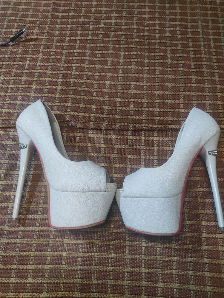 White Pencil Heel