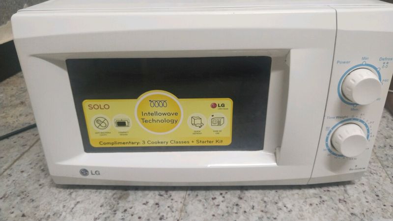 LG Microwave Oven